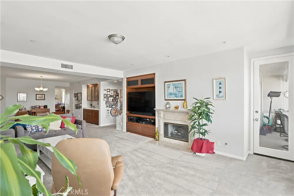 4167 Warner #205 Huntington Beach, CA 92649