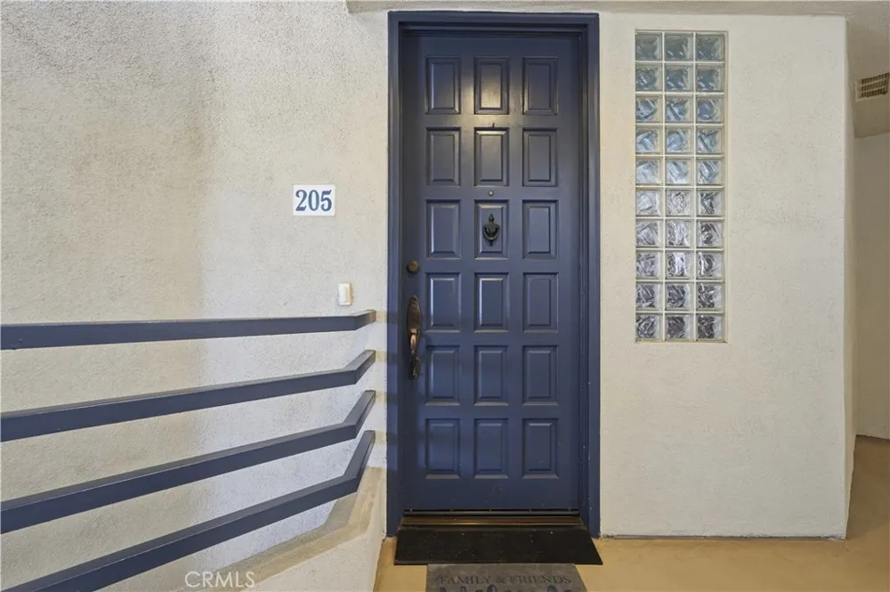 4167 Warner #205 Huntington Beach, CA 92649