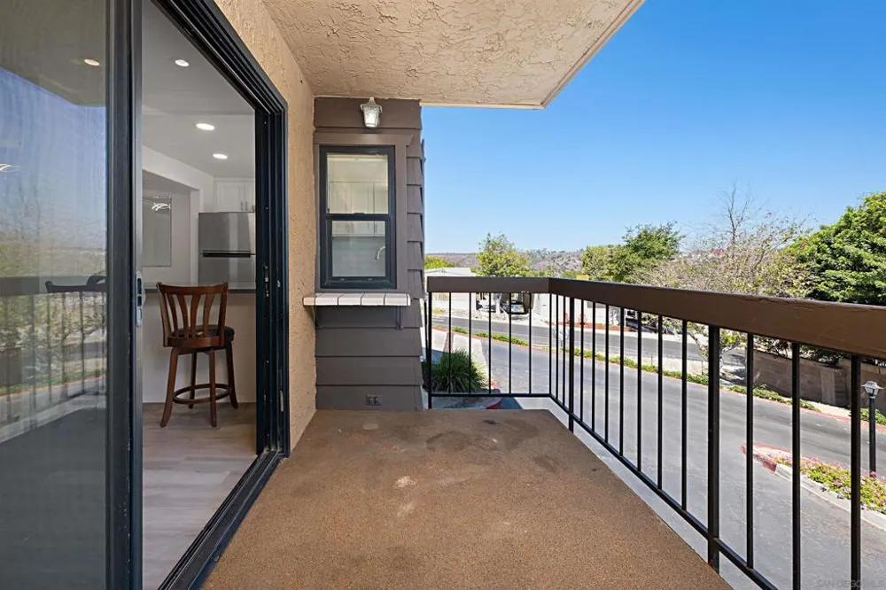 5125 FONTAINE STREET #105 Del Cerro, CA 92120