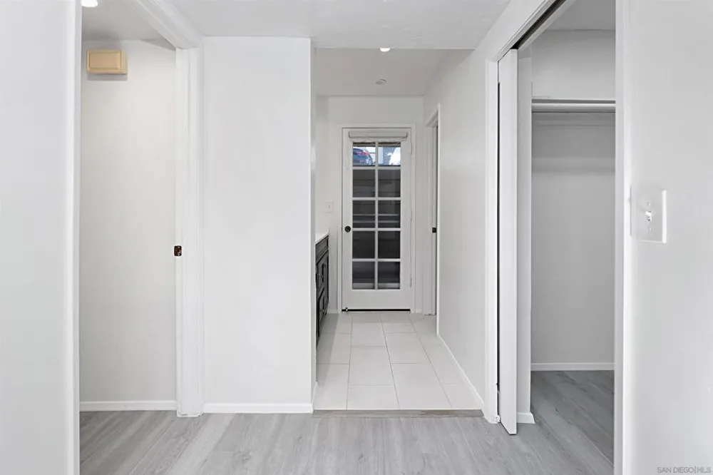 5125 FONTAINE STREET #105 Del Cerro, CA 92120