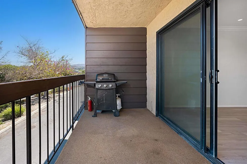 5125 FONTAINE STREET #105 Del Cerro, CA 92120