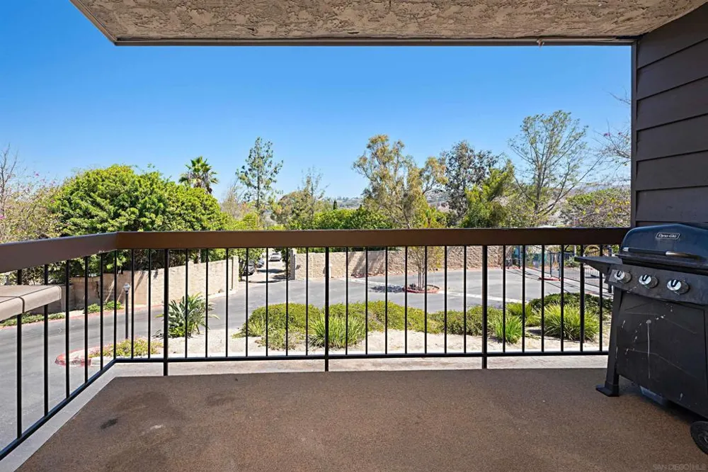 5125 FONTAINE STREET #105 Del Cerro, CA 92120