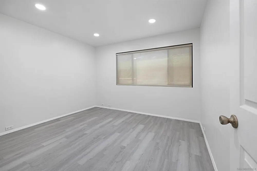 5125 FONTAINE STREET #105 Del Cerro, CA 92120