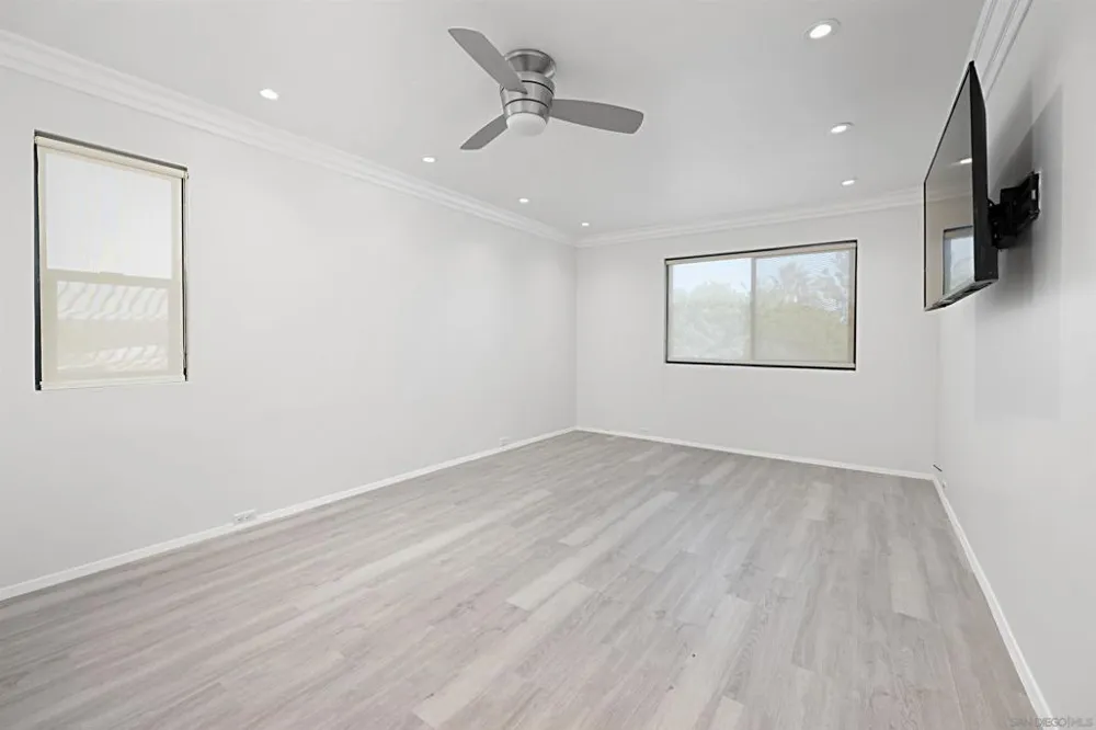 5125 FONTAINE STREET #105 Del Cerro, CA 92120