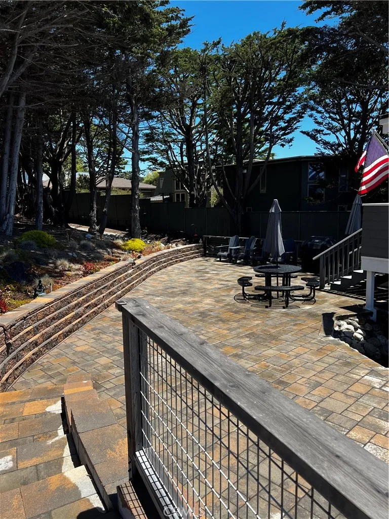 212 Weymouth Street Cambria, CA 93428