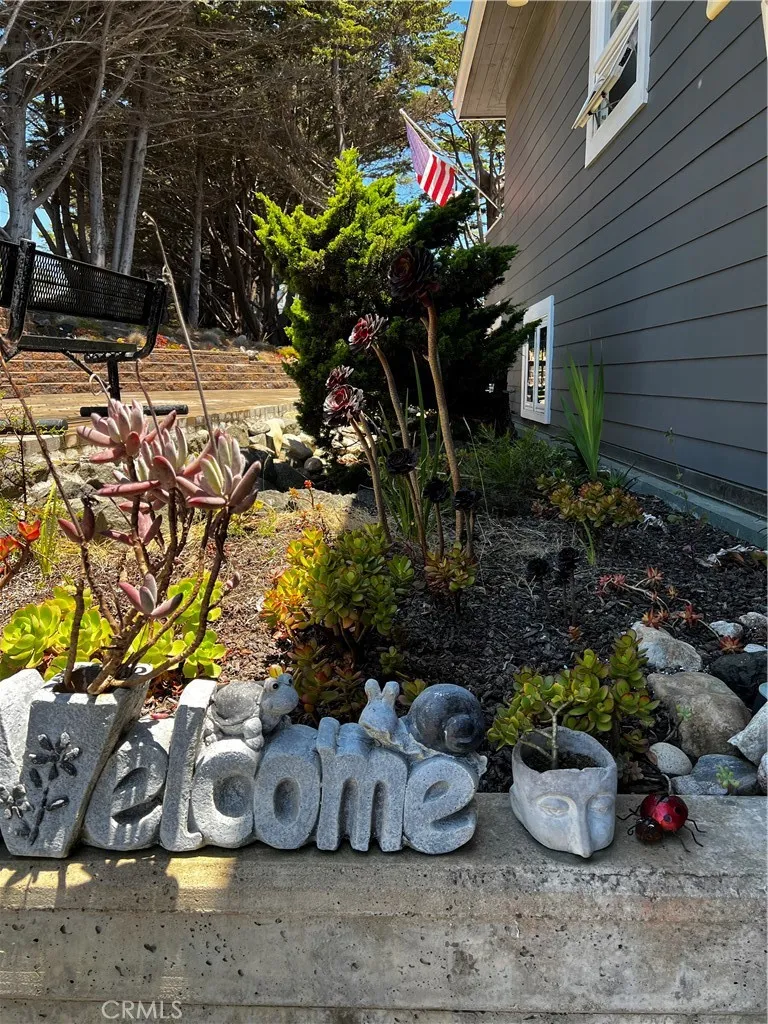 212 Weymouth Street Cambria, CA 93428