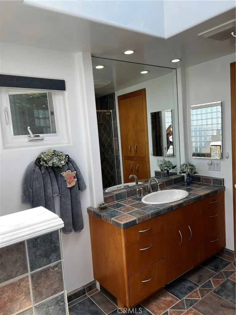 212 Weymouth Street Cambria, CA 93428