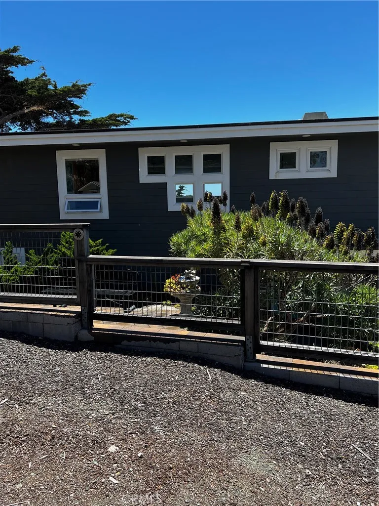 212 Weymouth Street Cambria, CA 93428