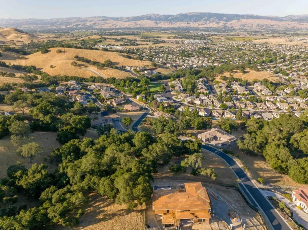 9045 Tea Tree Way Gilroy, CA 95020