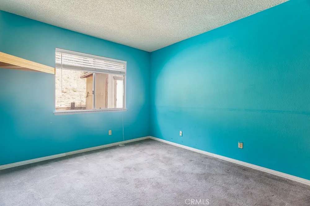 23125 Pamplico Drive Valencia, CA 91354