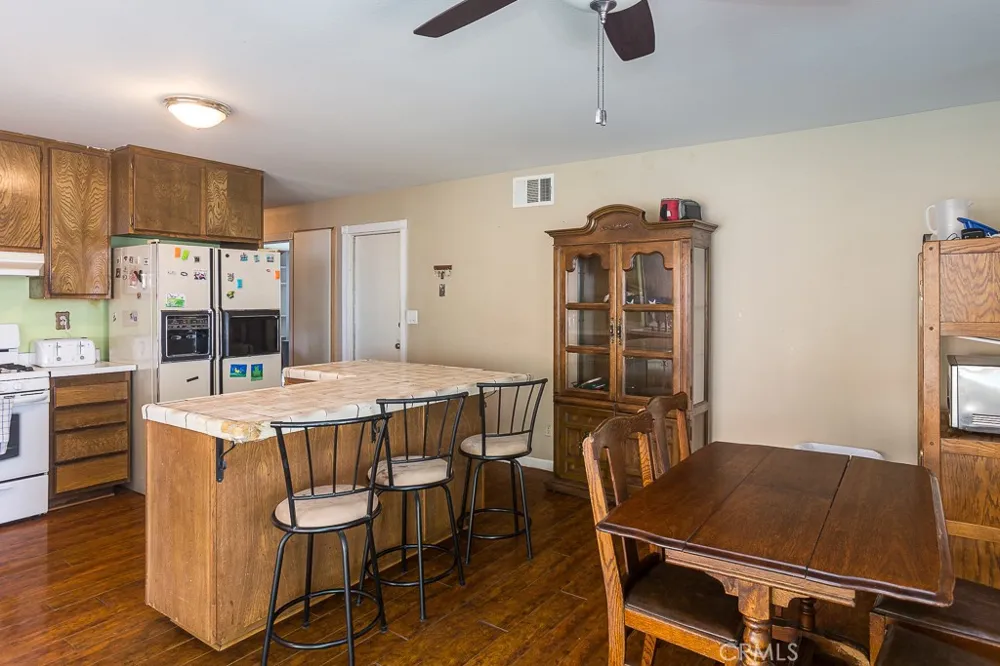 23125 Pamplico Drive Valencia, CA 91354