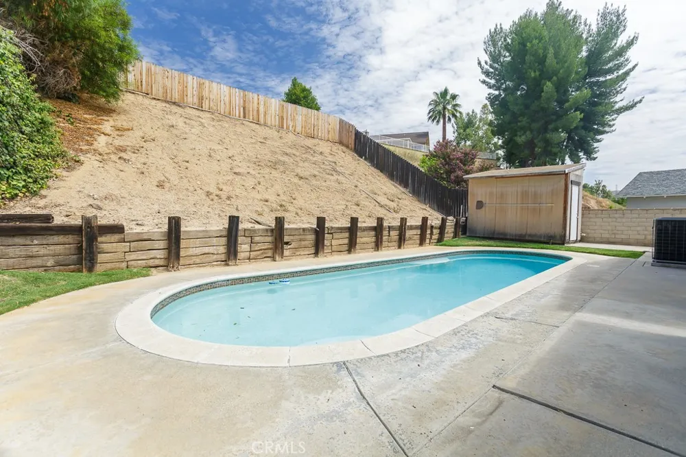 23125 Pamplico Drive Valencia, CA 91354
