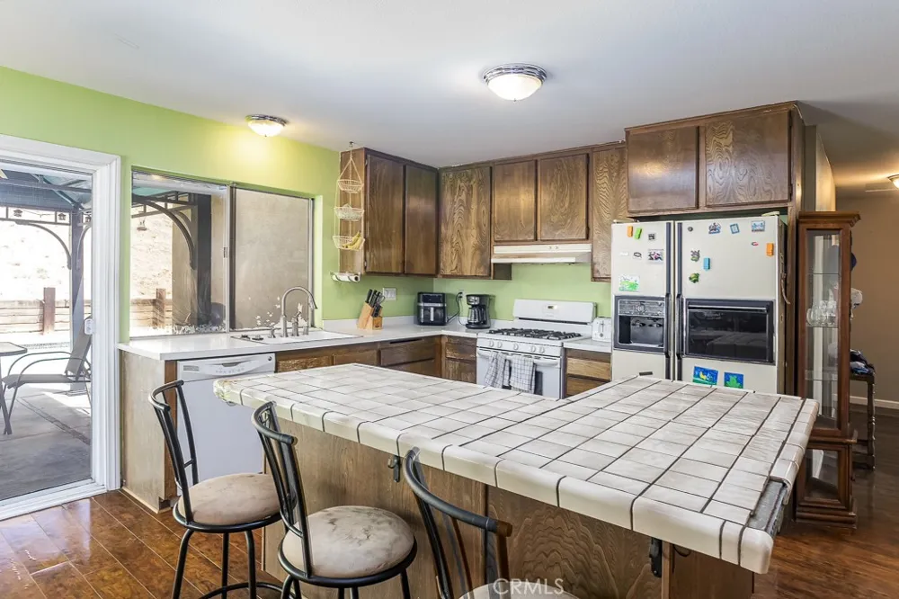 23125 Pamplico Drive Valencia, CA 91354