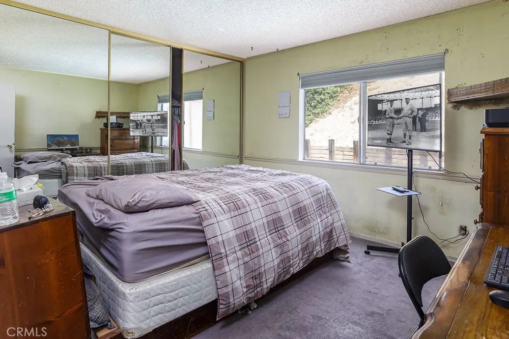 23125 Pamplico Drive Valencia, CA 91354