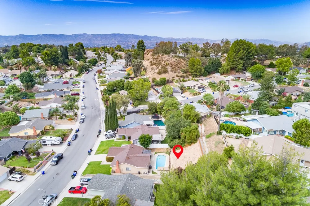 23125 Pamplico Drive Valencia, CA 91354