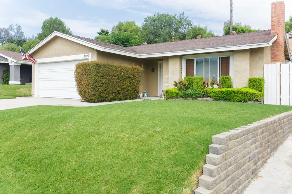 23125 Pamplico Drive Valencia, CA 91354