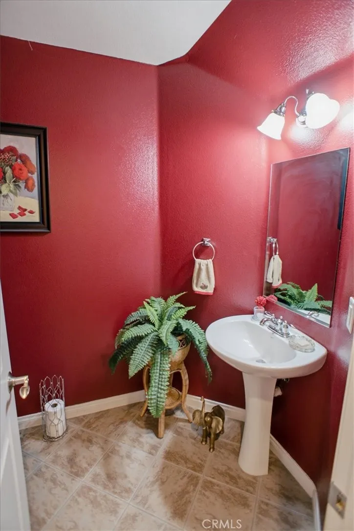 28403 Casselman Saugus, CA 91350
