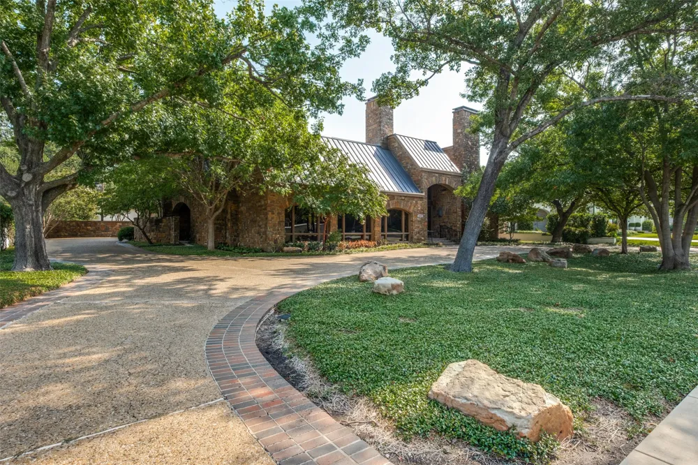 3848 Potomac Avenue Highland Park, TX 75205