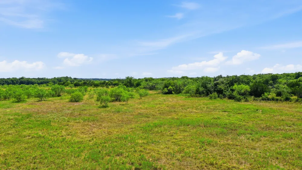 E Fm 2210 E Poolville, TX 76487