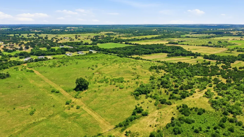 E Fm 2210 E Poolville, TX 76487