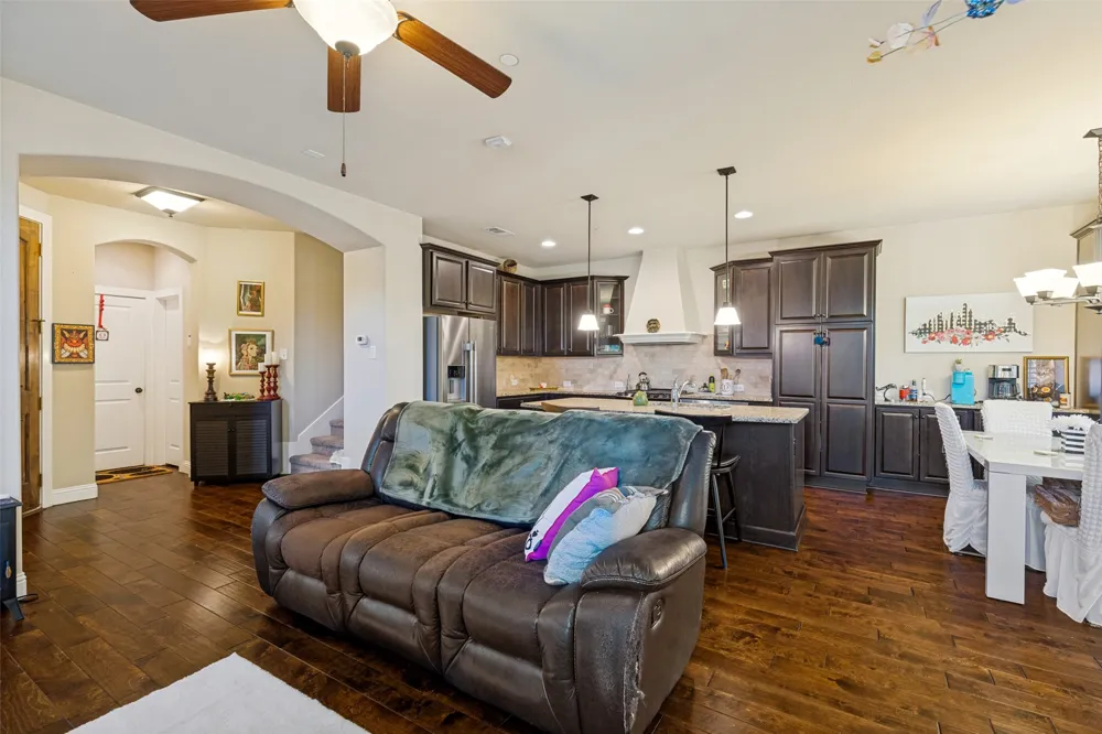 1017 Brook Hollow Drive Euless, TX 76039
