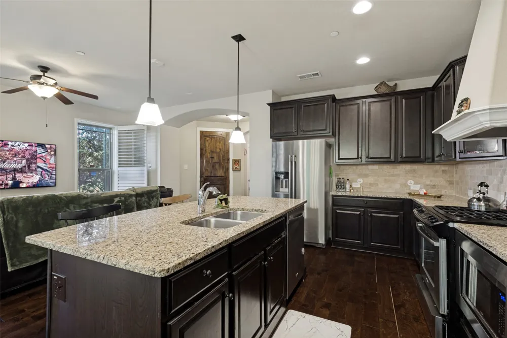 1017 Brook Hollow Drive Euless, TX 76039