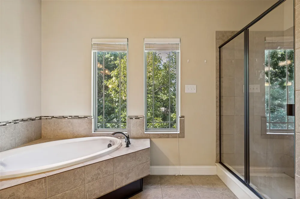 1017 Brook Hollow Drive Euless, TX 76039