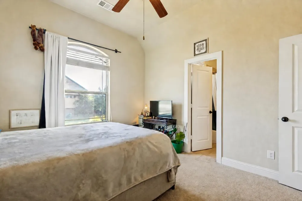 1017 Brook Hollow Drive Euless, TX 76039