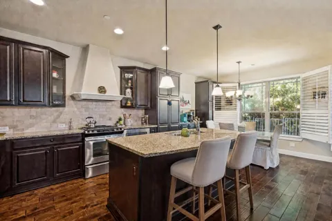 1017 Brook Hollow Drive