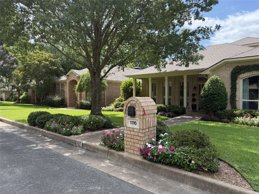 1116 Oak Garden Circle Tyler, TX 75703