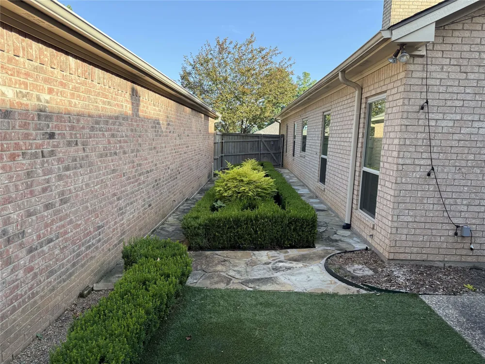1116 Oak Garden Circle Tyler, TX 75703