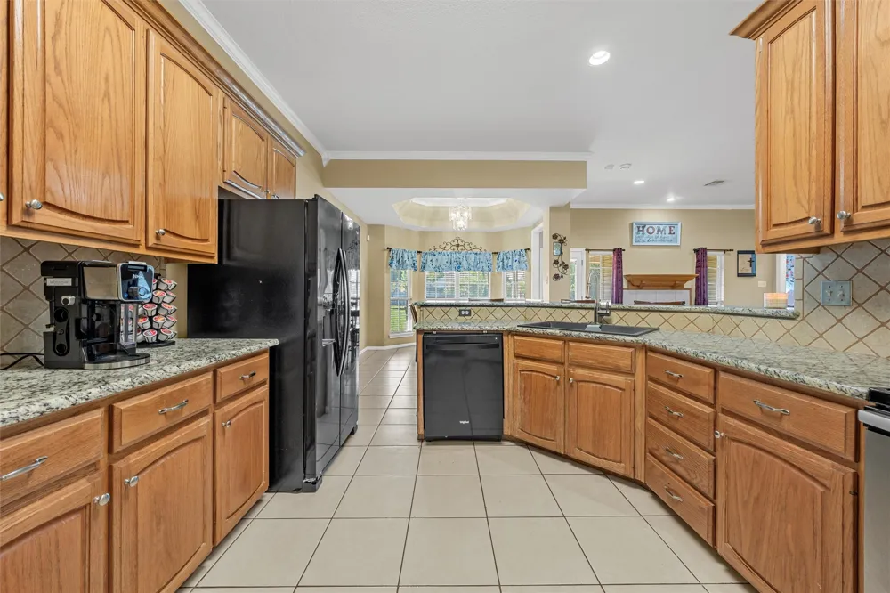608 Pebble Creek Drive Hewitt, TX 76643