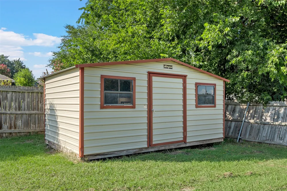 608 Pebble Creek Drive Hewitt, TX 76643