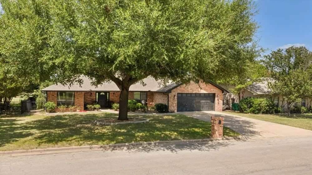1003 Prairie Wind Boulevard Stephenville, TX 76401