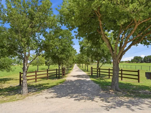 1521 County Road 1107B1