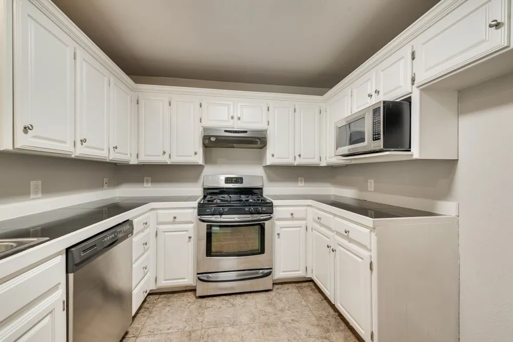 301 South Circle Grandview, TX 76050