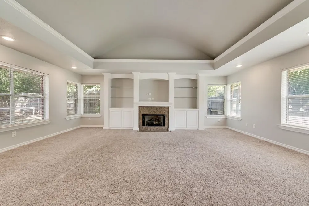 301 South Circle Grandview, TX 76050