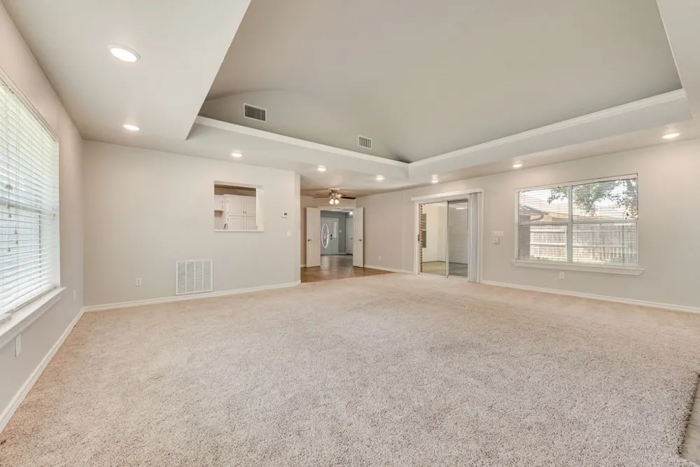 301 South Circle Grandview, TX 76050