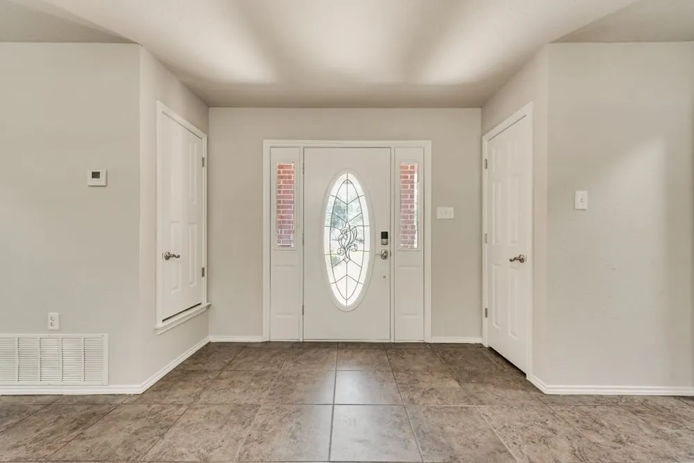 301 South Circle Grandview, TX 76050