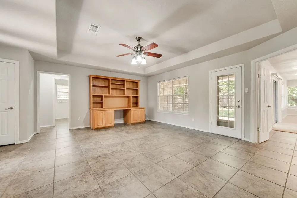 301 South Circle Grandview, TX 76050