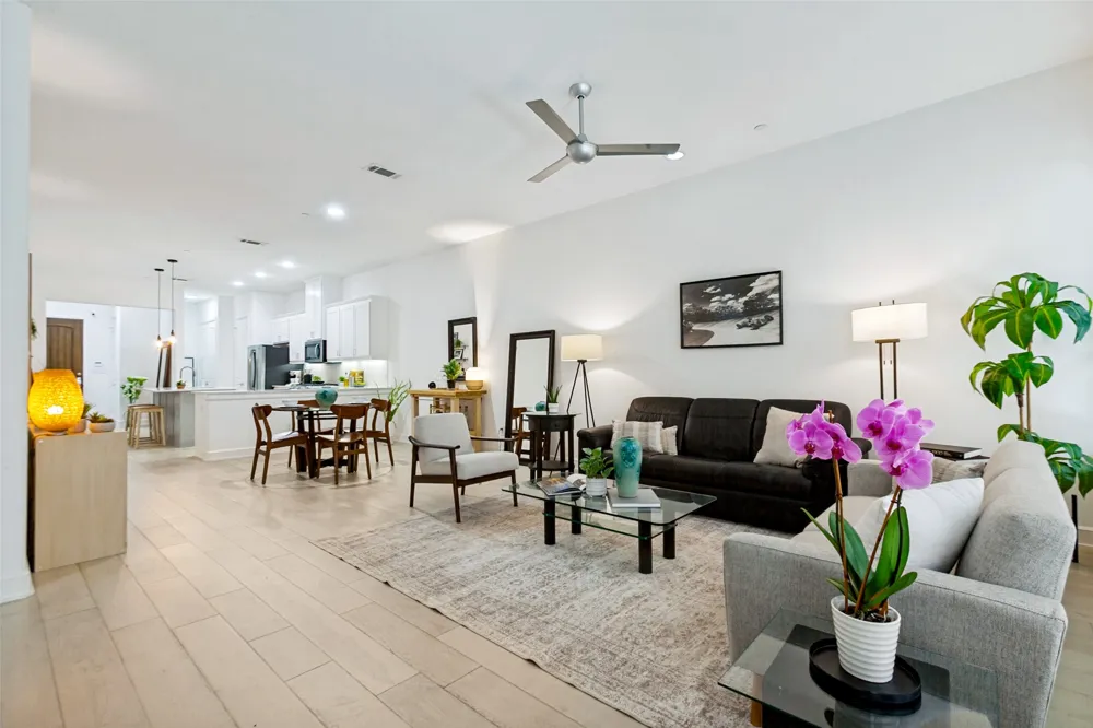 5015 Meridian Lane #1106 Addison, TX 75001
