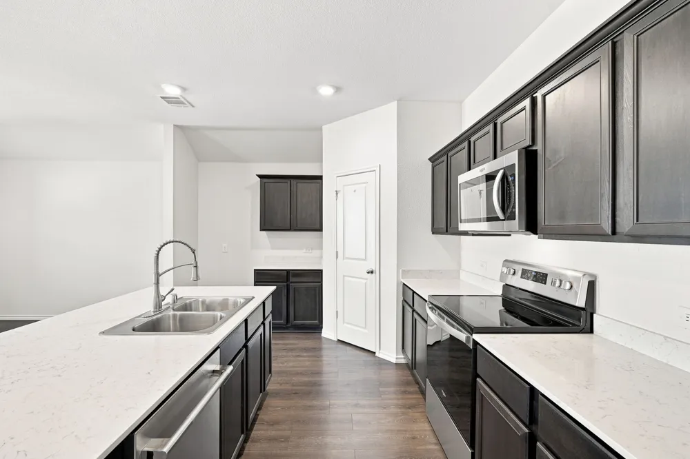 1100 Canterbury Lane Ennis, TX 75119