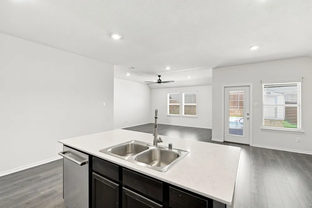 1100 Canterbury Lane Ennis, TX 75119