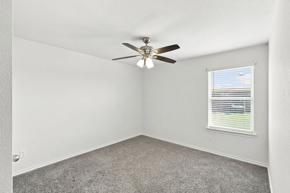 1100 Canterbury Lane Ennis, TX 75119