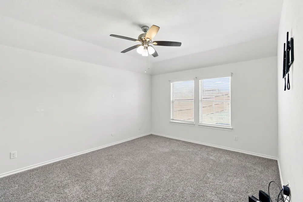 1100 Canterbury Lane Ennis, TX 75119