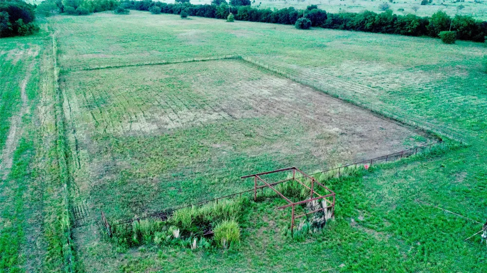 1347 Lcr 152 Mount Calm, TX 76673