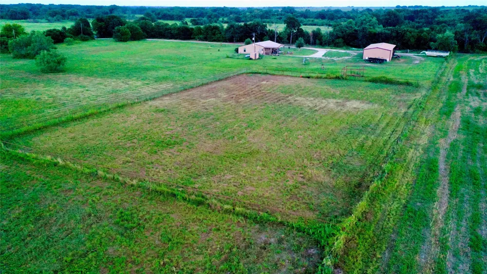 1347 Lcr 152 Mount Calm, TX 76673
