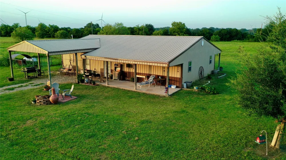 1347 Lcr 152 Mount Calm, TX 76673