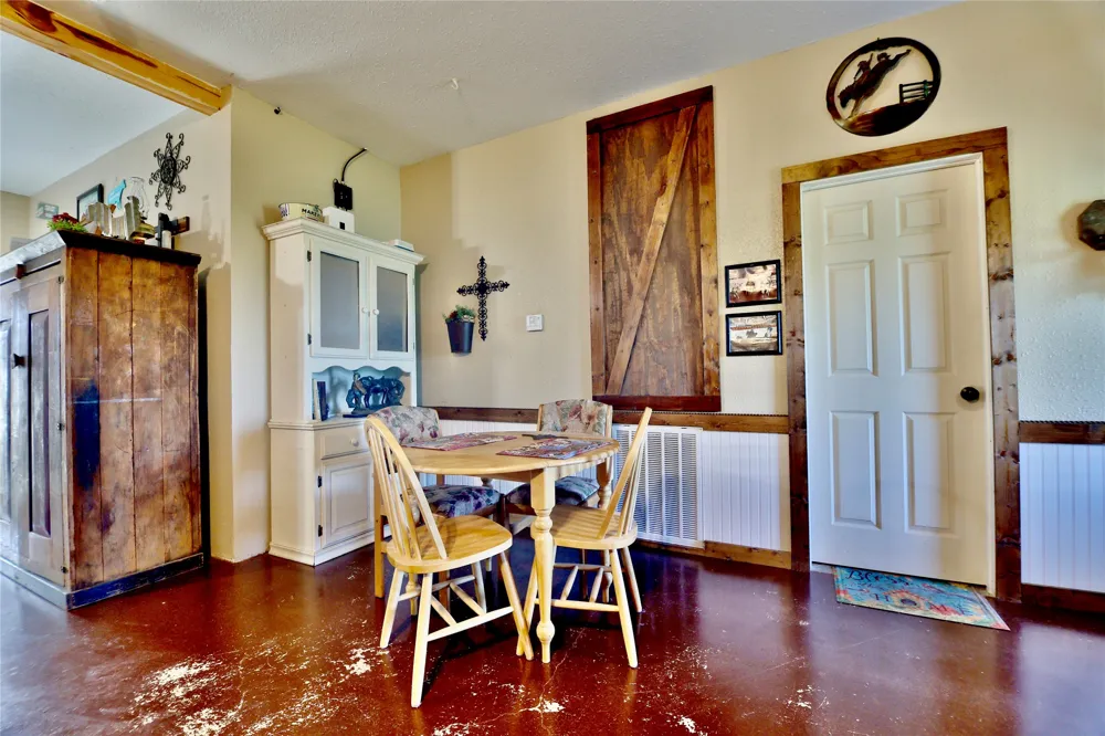 1347 Lcr 152 Mount Calm, TX 76673