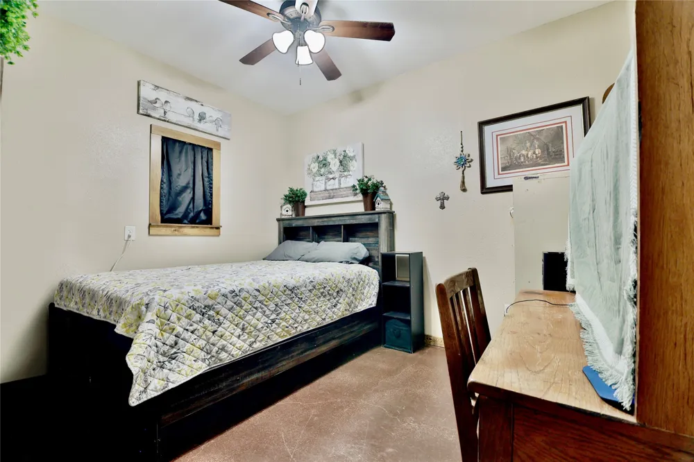 1347 Lcr 152 Mount Calm, TX 76673